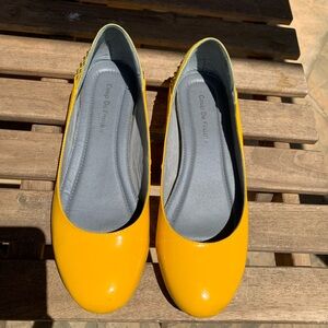 Yellow with stud shoes